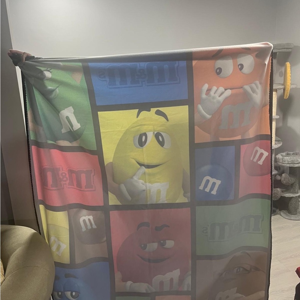 M&M’s Multicolor Blanket - Picture 3 of 3